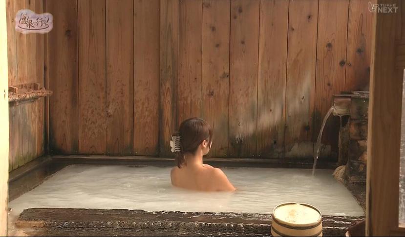 再去温泉吧泡汤见证四季的变幻，领略日本的自然之美